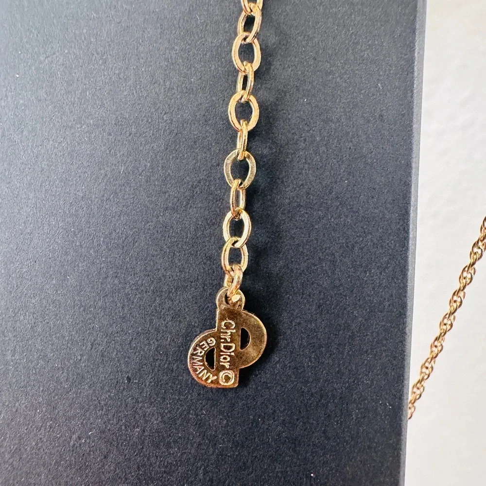 CHRISTIAN DIOR necklace with box - Picture 9 of 9